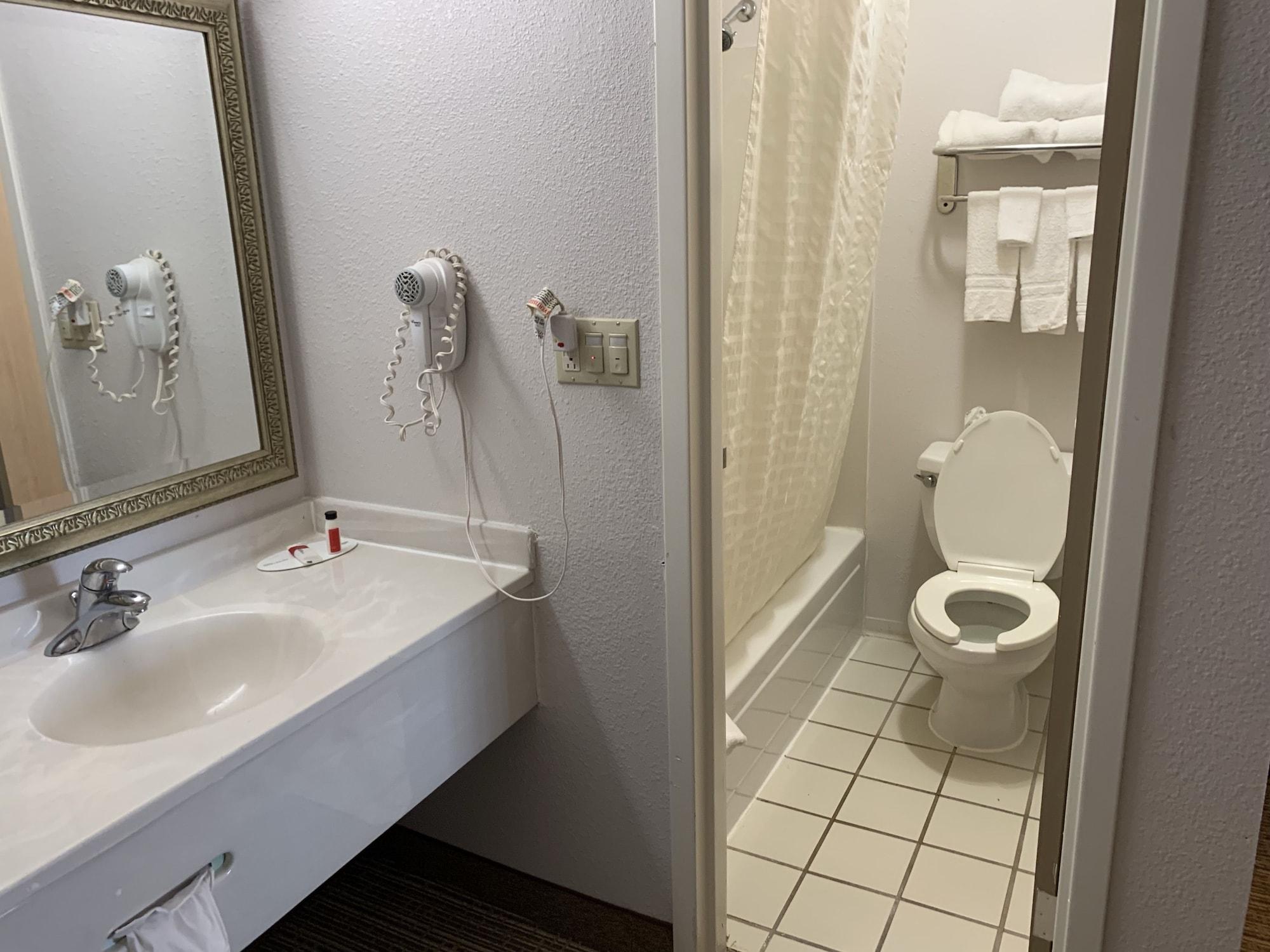 Travelodge By Wyndham Fort Wayne North Kültér fotó