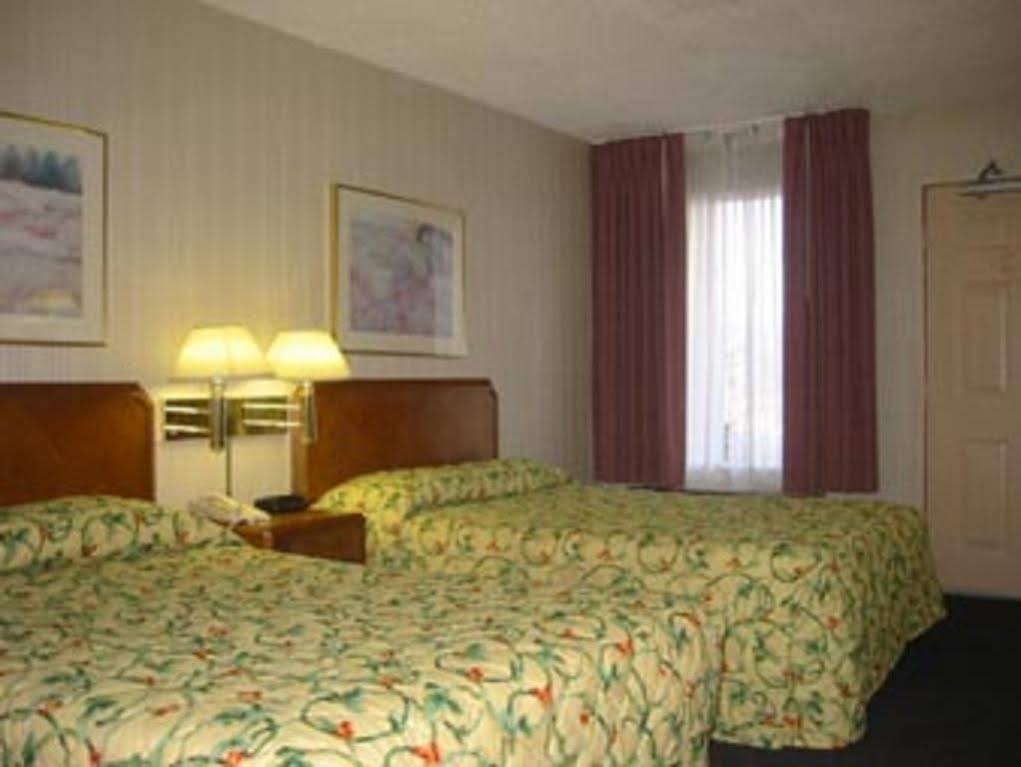 Travelodge By Wyndham Fort Wayne North Kültér fotó